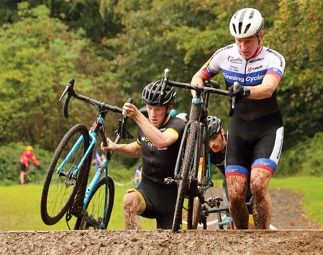 The 2019 Phoenix CC Cyclo-Cross had runaway wins and a very close one as last race, this to finish off a great day of CX in Belfast (22nd September)