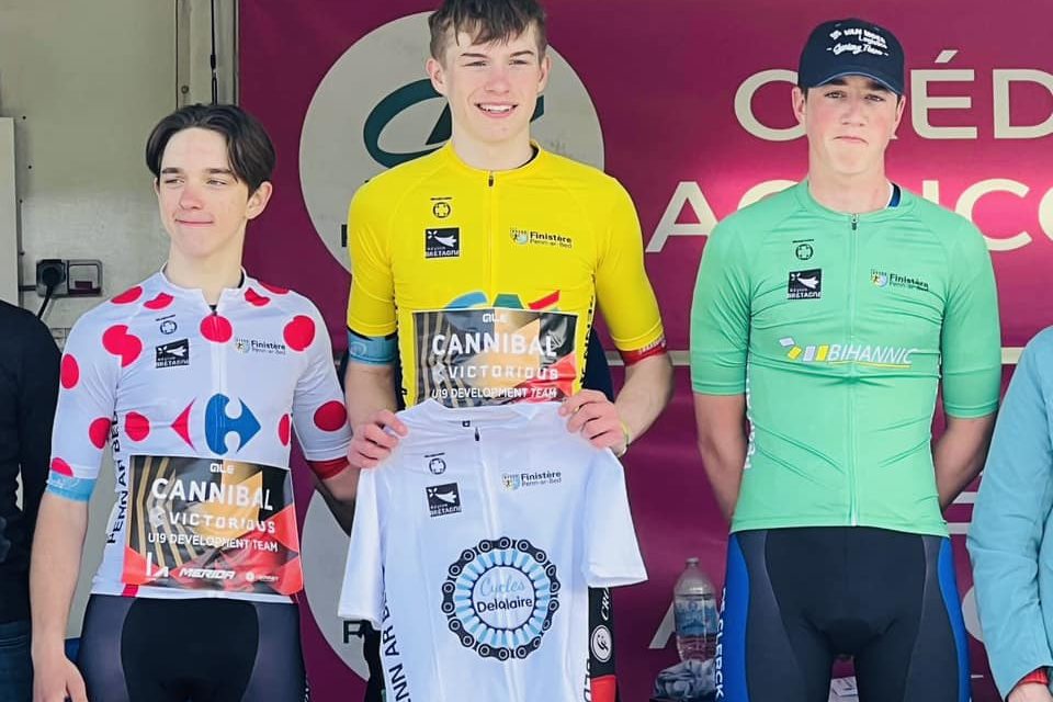 After a successful Junior win in the “Kerry Group Ras Mumhan” last week first year’s junior Seth Dunwoody-Cannibal Victorious B carries on with massive win in France!! Yellow and “Best Young rider” jersey on the 1st stage in the UCI 2.1 Penn Ar Bed race!! Patrick Casey-Anexo Group Race Team a brilliant 6th!! The Munster Cycling Academy squad also in the race done very well for a first time in such high profile race which had over 169 starters!!