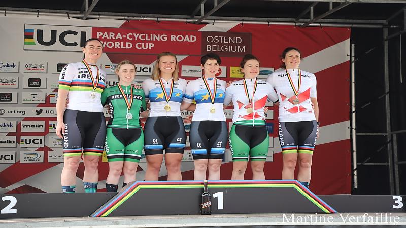 The Irish Para-cycling team was again successful with silver for Eve and Josephine, bronze medals for Katie-George and Linda in the women’s tandem road race at the Oostende “Para Cycling World Cup ” last Sunday, May 7th. Other results very promising for the future, with the Irish Para Cycling Development team getting in the swing of things!! Well done to you all…All photos from our BP guest mum, and top  cycling photographer Martine Verfaillie, with appreciation Martine!!
