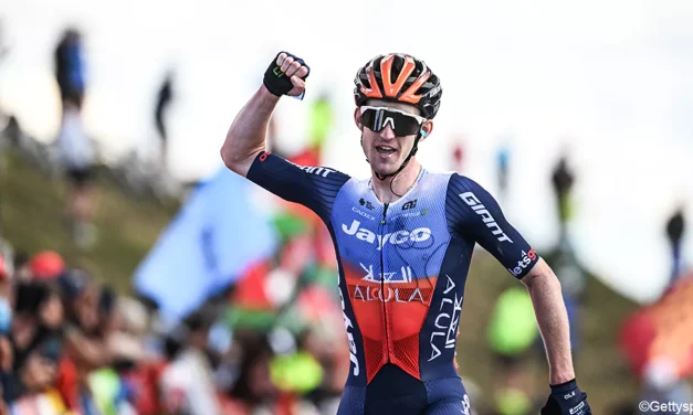 Super strong Eddie Dunbar (Jayco-Alula) holds off favourites on final climb of the Vuelta, and takes second stage win in Spain, Primoz Roglic remains leader going in to the TT in Madrid tomorrow!! (Sat 7th September) So well done Eddie!! & Maith thú Eddie!!